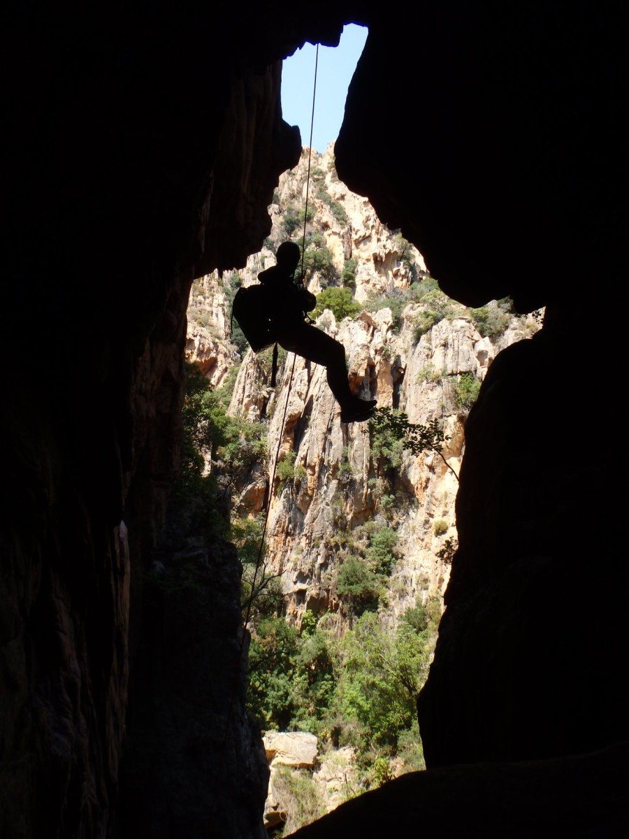 Klettern in Tafoni oder Höhlen